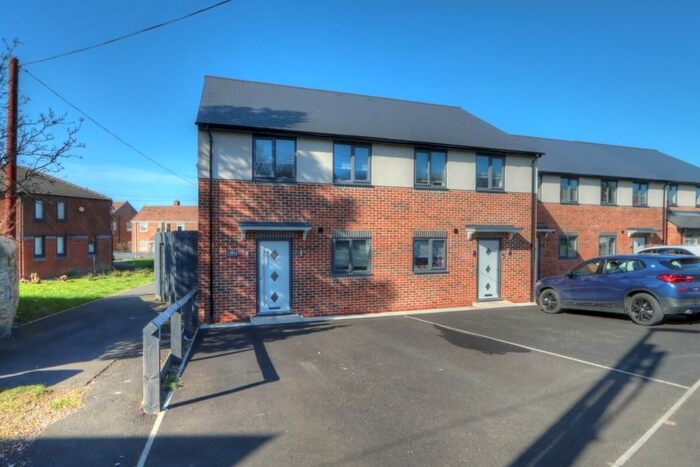 4 Bedroom Semi-Detached House To Rent In Masons Court, Rainton Gate, Houghton Le Spring, DH4