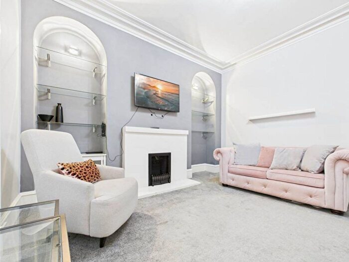 2 Bedroom Flat For Sale In Kintore Place, Aberdeen, AB25