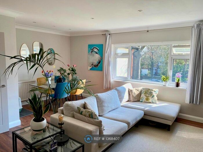 2 Bedroom Flat To Rent In Westgate Road, Beckenham, BR3
