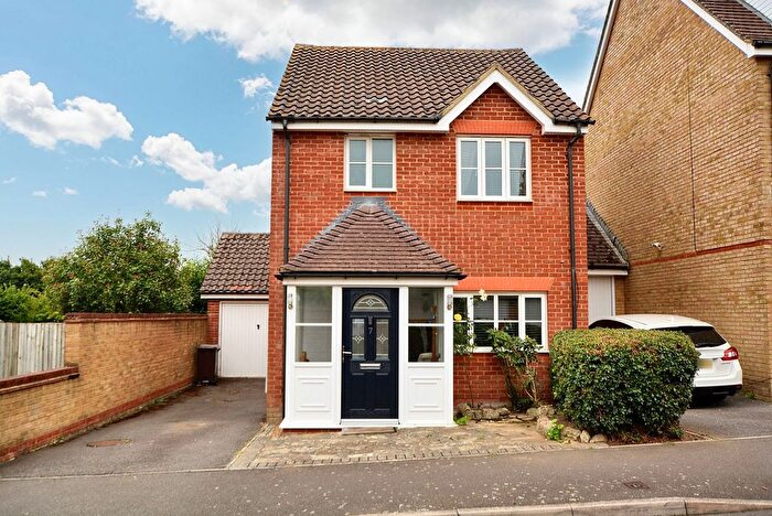 3 Bedroom Detached House For Sale In Guernsey Way, Kennington, TN24