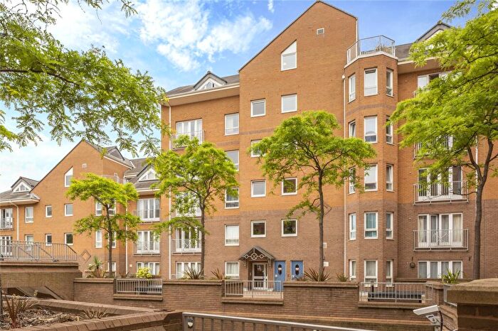 2 Bedroom Flat To Rent In Hera Court, Homer Drive, E14