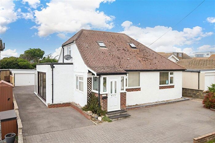 3 Bedroom Chalet For Sale In Southdown Avenue, Peacehaven, East Sussex, BN10