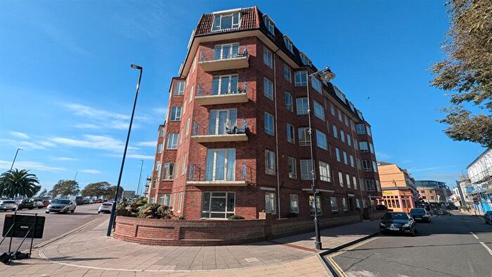 2 Bedroom Flat To Rent In Queens Keep, Clarence Parade, PO5