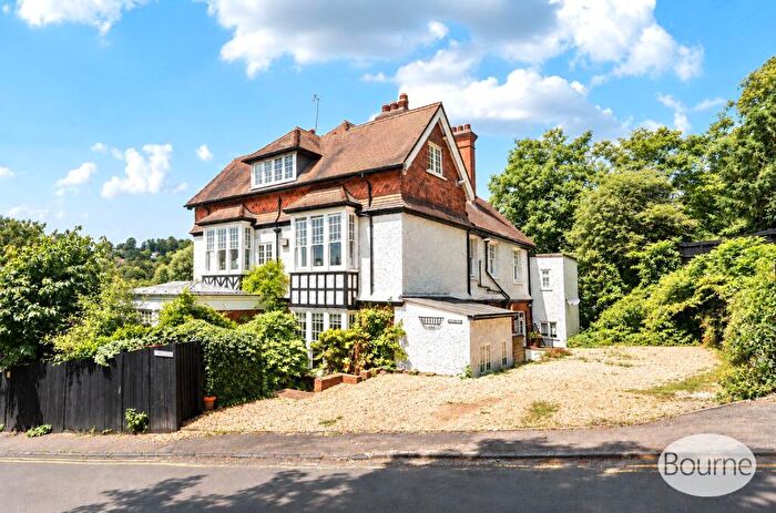 1 Bedroom Apartment For Sale In Shalford Road, Guildford, Surrey, GU1