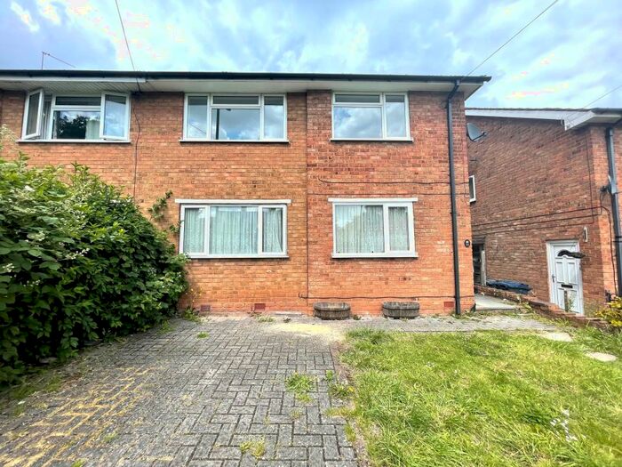 2 Bedroom Maisonette To Rent In Turves Green, Northfield, B31