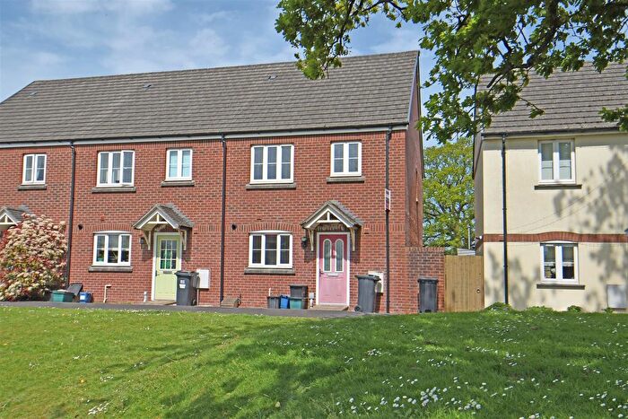 3 Bedroom Semi Detached House To Rent In Tiverton Road, Cullompton, Devon, EX15