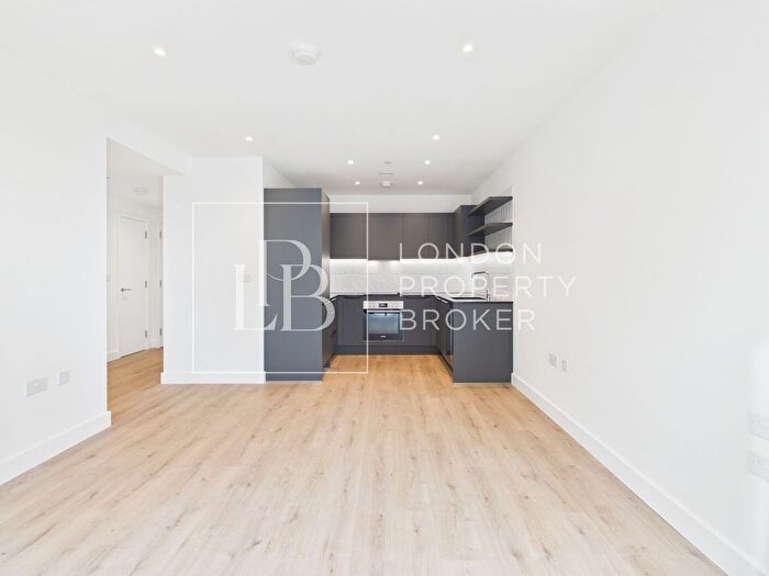 1 Bedroom Flat To Rent In Hopper House, Lombard Square, SE28