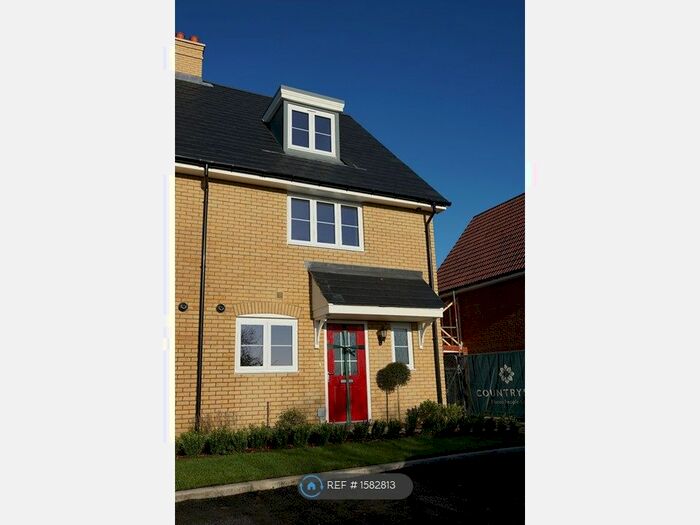 3 Bedroom Semi-Detached House To Rent In Ellis Drive, Bishop's Stortford, CM23