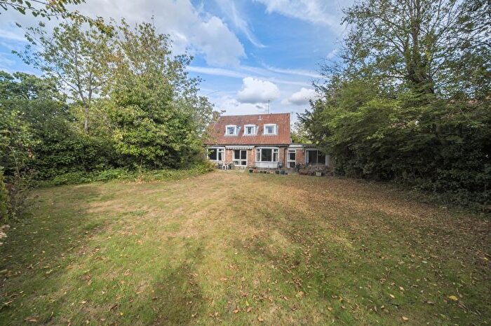 5 Bedroom Detached House For Sale In Vicars Close, Biddenham, MK40