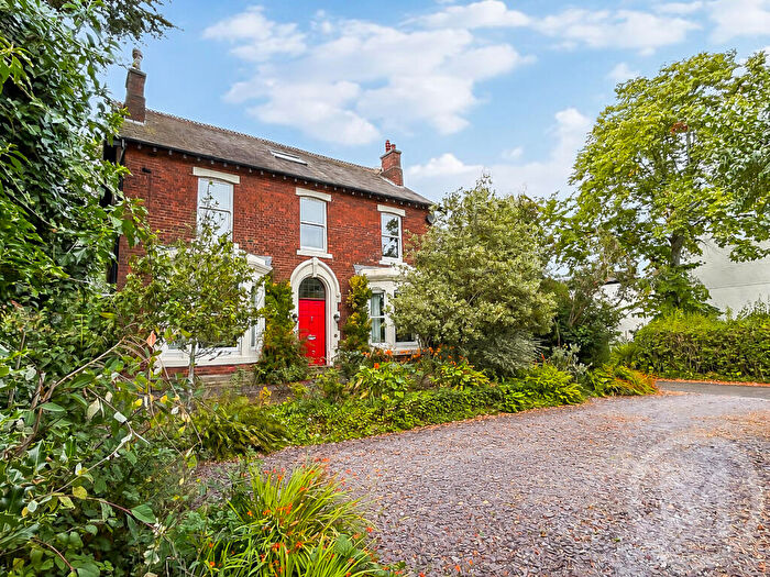 4 Bedroom Detached House For Sale In Breck Road, Poulton-le-Fylde, FY6