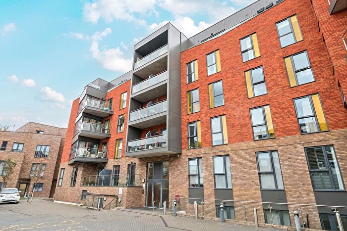 2 Bedroom Flat For Sale In Waleorde Road, Walworth, London, SE17