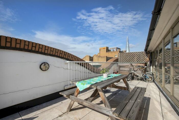 3 Bedroom Flat To Rent In Queen Elizabeth Street, London, SE1