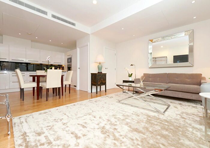 2 Bedroom Flat To Rent In Blandford Street, London, W1U