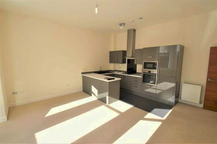 2 Bedroom Flat To Rent In Trinity Trees, Eastbourne, BN21
