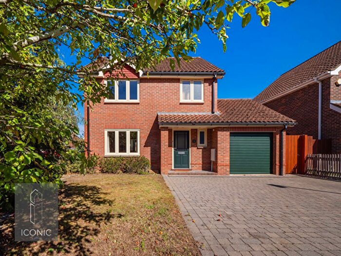 3 Bedroom Detached House For Sale In Badgers Brook Road, Drayton, Norwich, NR8