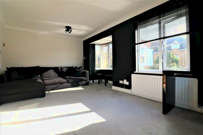 1 Bedroom House To Rent In College Close, Grays, RM17