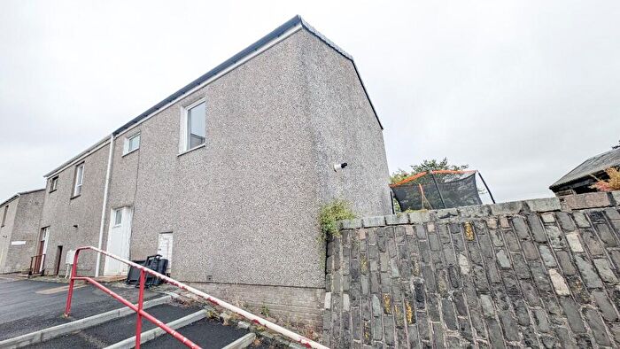 3 Bedroom Semi-Detached House For Sale In Etive Place, G67