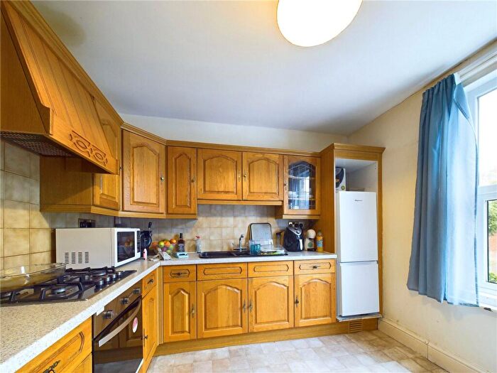 2 Bedroom Apartment For Sale In Sylvan Road, Exeter, Devon, EX4