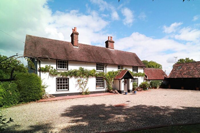 4 Bedroom Detached House To Rent In Hazeley Heath, RG27