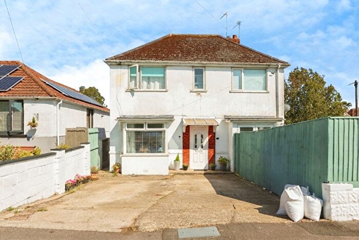 2 Bedroom Flat For Sale In Southill Road, Poole, Dorset, BH12