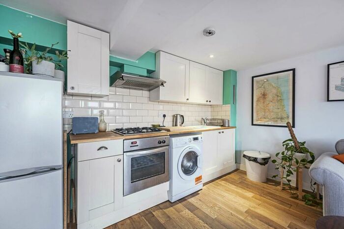 1 Bedroom Flat To Rent In Manbey Park Road, Stratford, London, E15