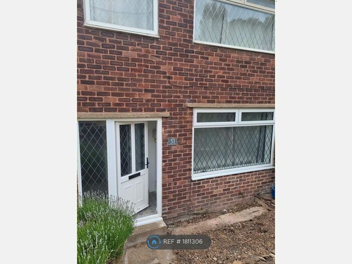 3 Bedroom Semi-Detached House To Rent In Sandstone Avenue, Sheffield, S9