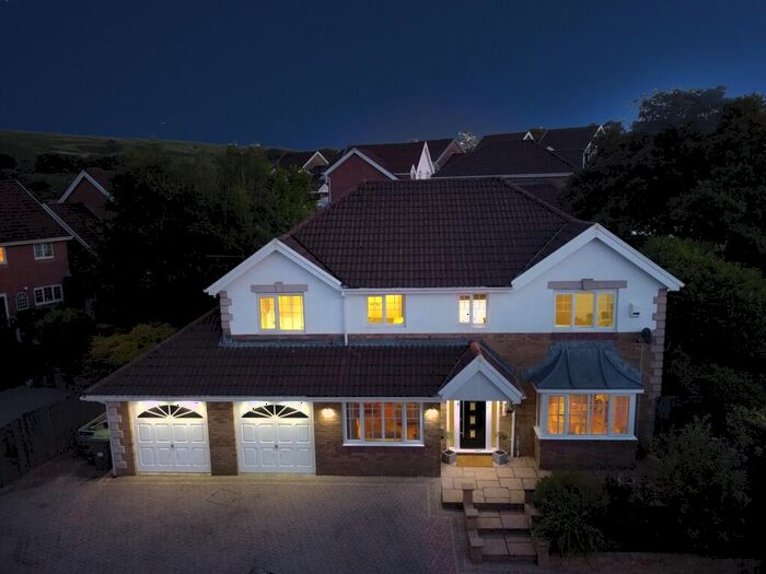 5 Bedroom Detached House For Sale In Graig Y Mynydd, Gelliseren, Tonyrefail, CF39