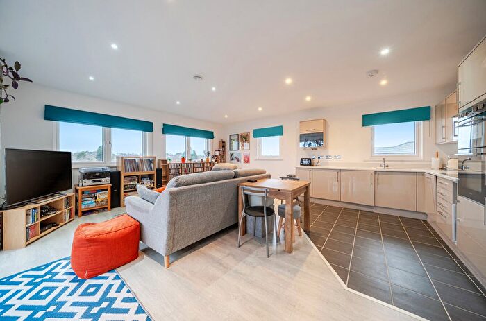 1 Bedroom Flat For Sale In Kingfisher Close, Warwick, CV34