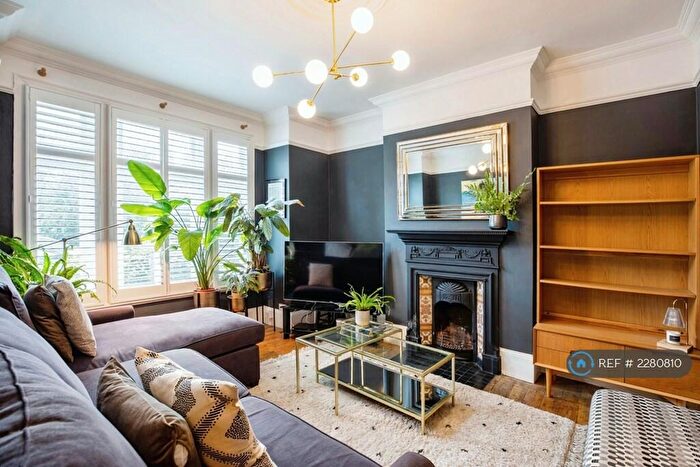 2 Bedroom Flat To Rent In London, London, SE4