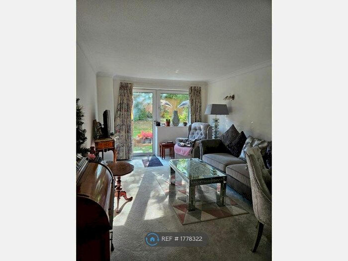 1 Bedroom Flat To Rent In Mount Hermon Road, Woking, GU22