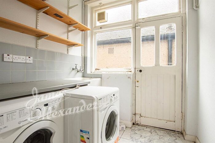 4 Bedroom Detached House For Sale In Pollards Hill North, London, SW16