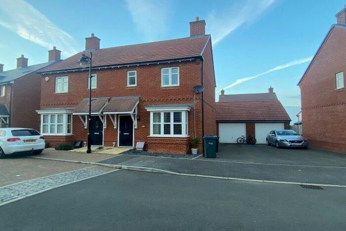 3 Bedroom Property To Rent In Eleanor Drive, Salisbury SP4