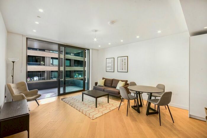 2 Bedroom Flat For Sale In Wood Crescent, London, W12