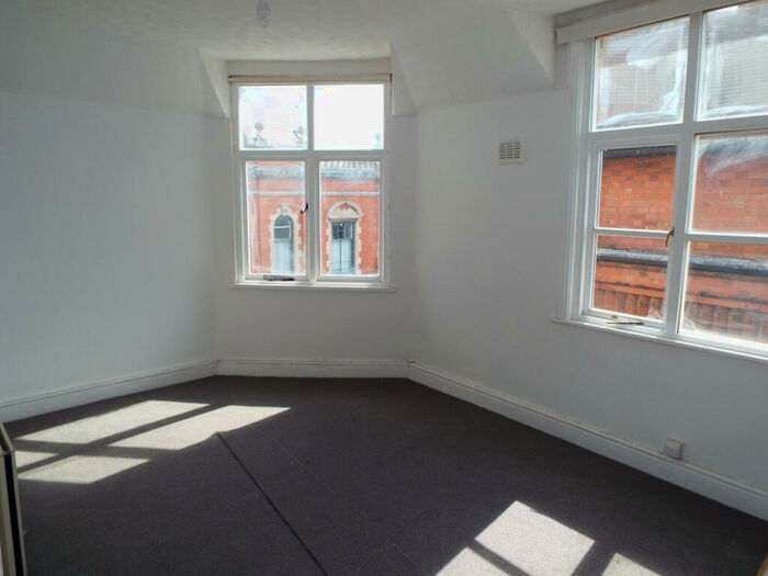 1 Bedroom Apartment To Rent In Bank Street, NG10
