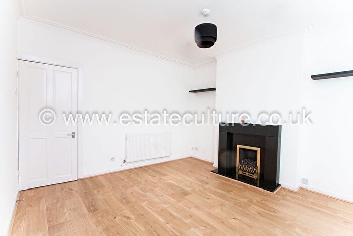 3 Bedroom Terraced House To Rent In Croft Road, Nuneaton, CV10