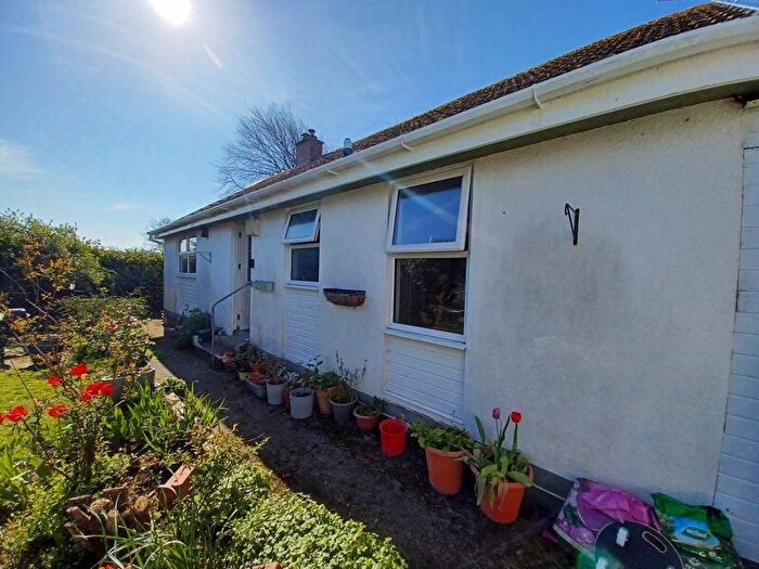 3 Bedroom Detached Bungalow To Rent In Trelyn, Rock, PL27