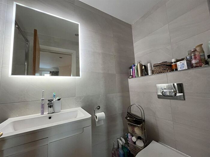 4 Bedroom Town House To Rent In Waterford Place, Heald Green, Cheadle, SK8