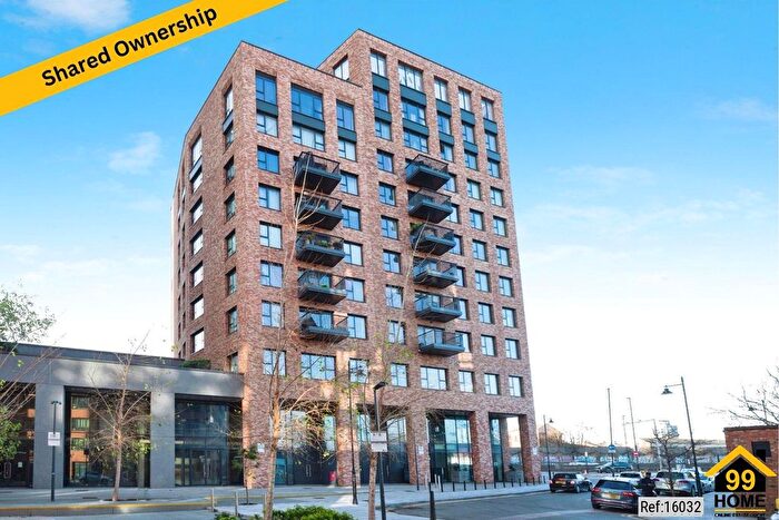 2 Bedroom Flat For Sale In Headwater Point, London, E3