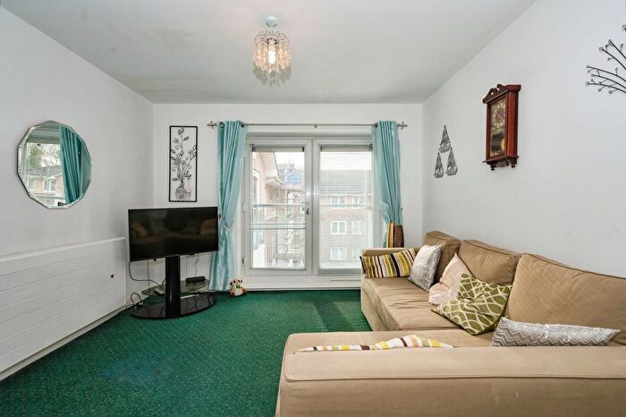 1 Bedroom Flat For Sale In Heyeswood, Haydock, WA11