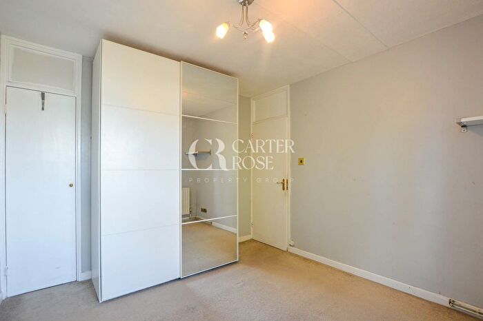 3 Bedroom Flat To Rent In St. James's Crescent, London, SW9