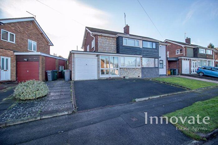 3 Bedroom Semi Detached House For Sale In Theodore Close, Oldbury, B69