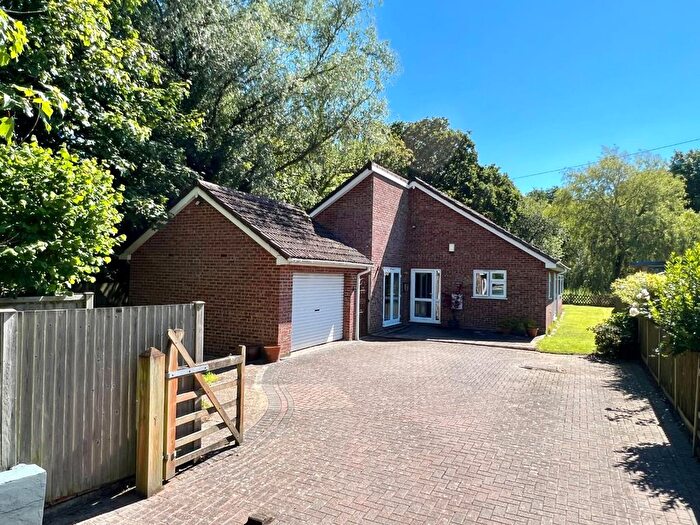 3 Bedroom Detached Bungalow For Sale In Stone Street, Stanford, Ashford, TN25