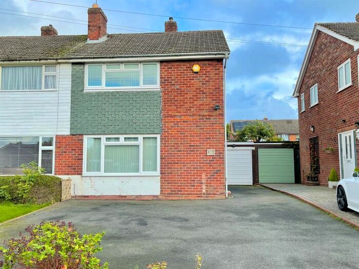 3 Bedroom Semi-Detached House To Rent In Canning Road, Walsall, WS5