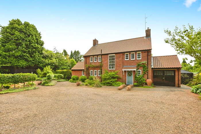 4 Bedroom Detached House For Sale In Apperley Road, Stocksfield, NE43