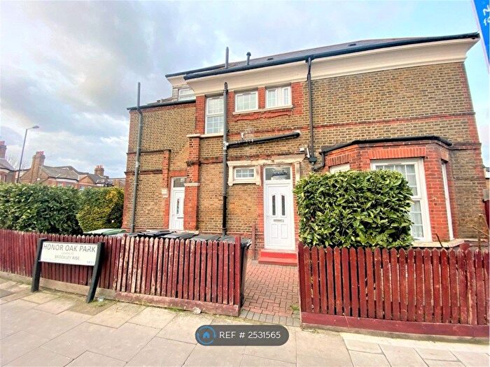 Studio To Rent In Stondon Park, London, SE23