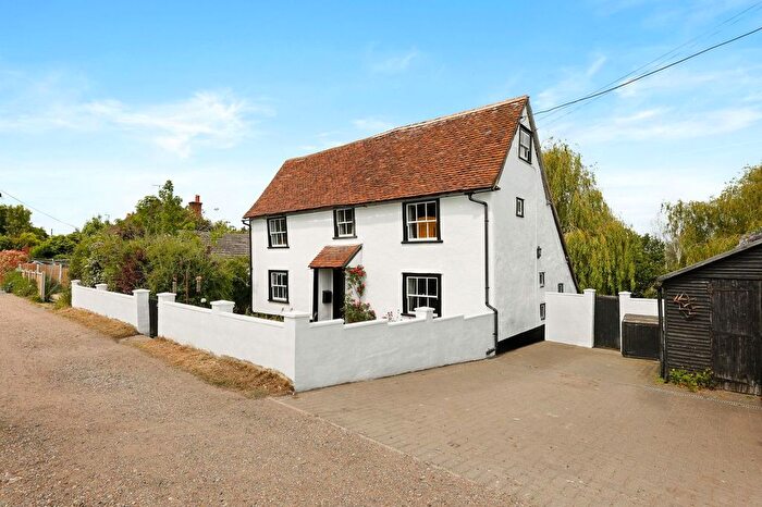 4 Bedroom Detached House For Sale In Julien Court Road, Braintree, CM7