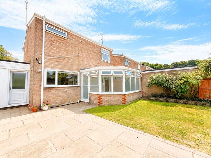 3 Bedroom Link Detached House To Rent In Alder Grove, FY8
