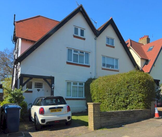 1 Bedroom Flat To Rent In Normandy Avenue, High Barnet, EN5