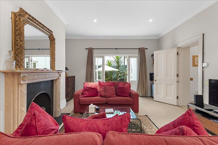 1 Bedroom Flat To Rent In Palace Gate, London, W8