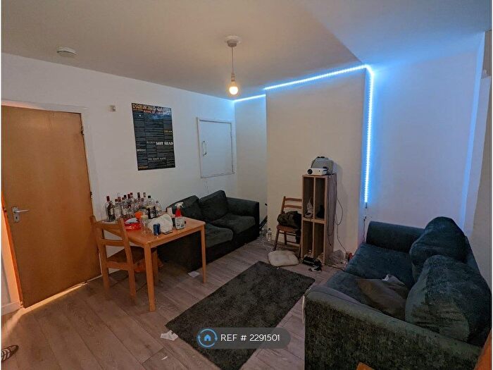 3 Bedroom Terraced House To Rent In Castle Boulevard, Nottingham, NG7